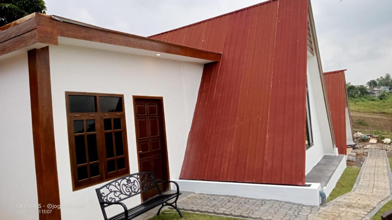 Joglo Kumpul Resort Cangkiran Chambre photo