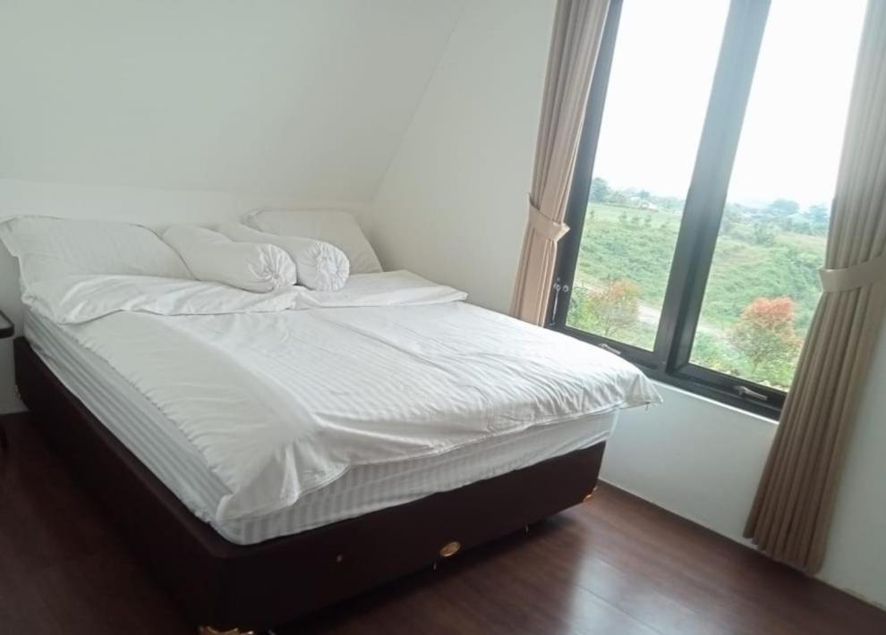 Joglo Kumpul Resort Cangkiran Chambre photo